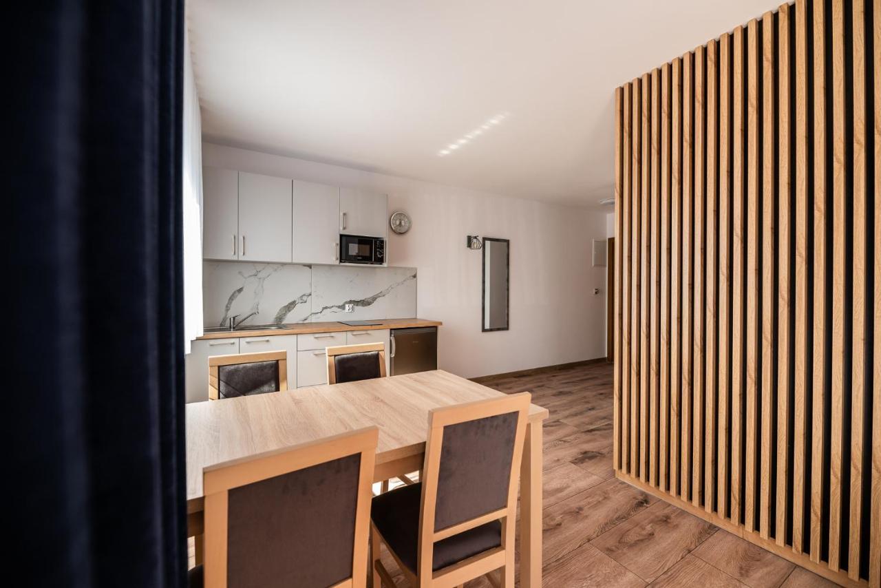 Apartamenty Henry ウェバ エクステリア 写真